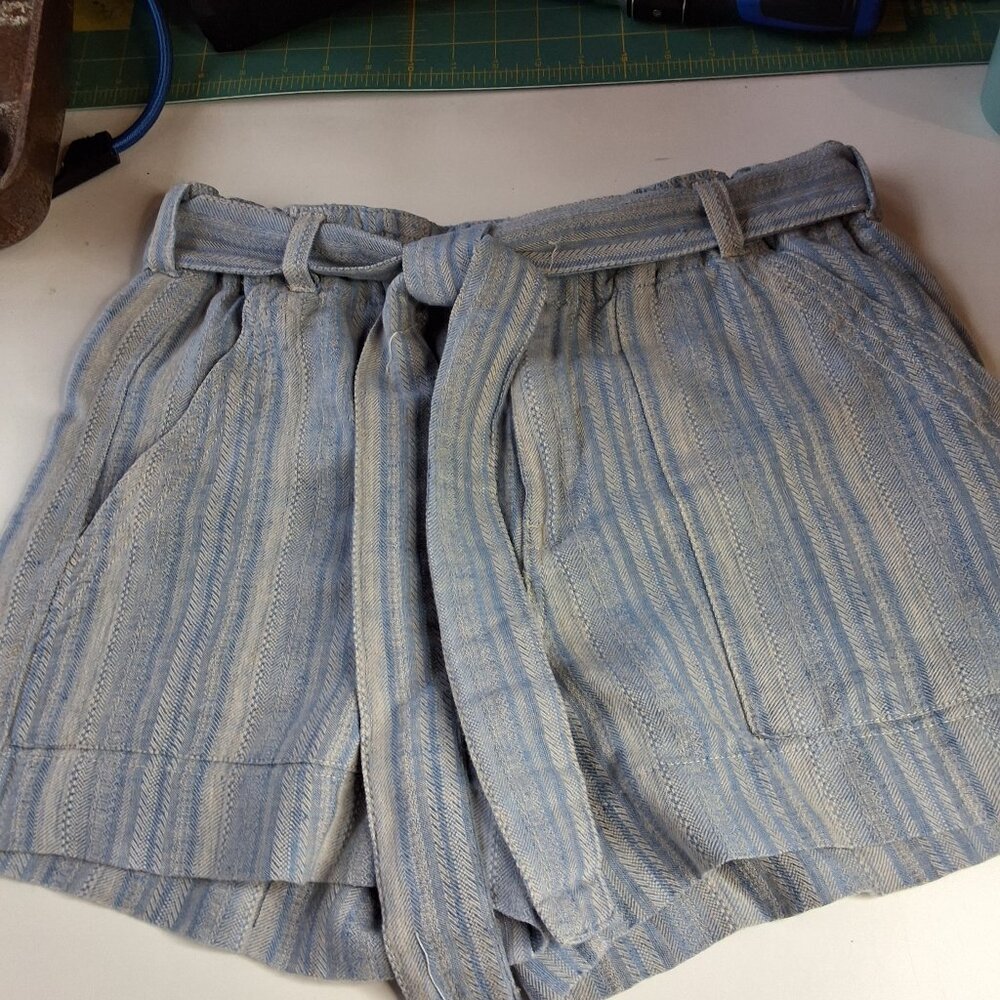 Dylan Women's Linen Shorts